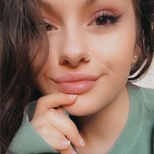 Meet your Posher, Michaela